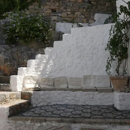 Lindos Traditional House Apartment *