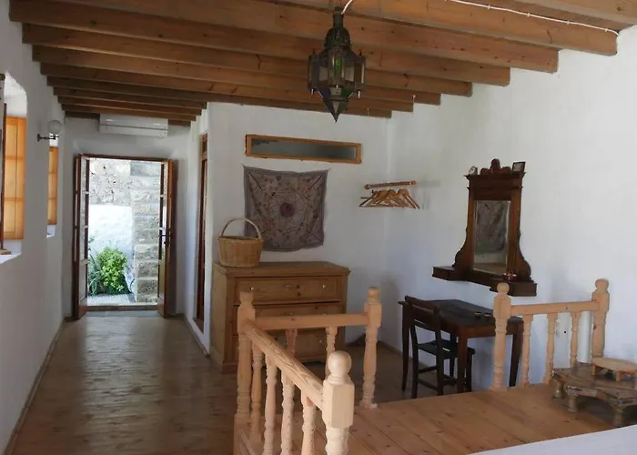 Lindos Traditional House Apartment *