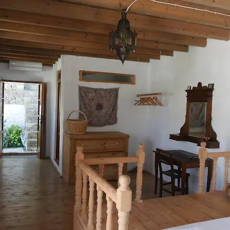 Lindos Traditional House Apartment *